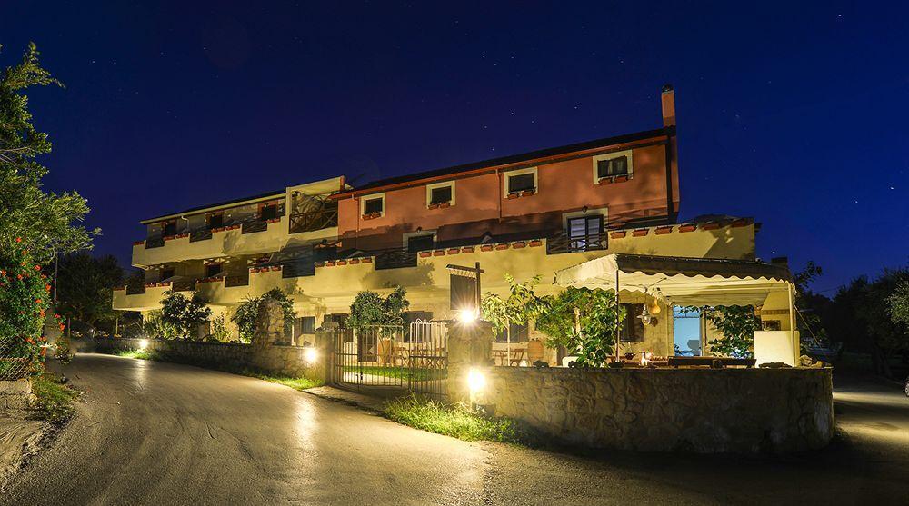 Dante's Maisonettes Amoudi
