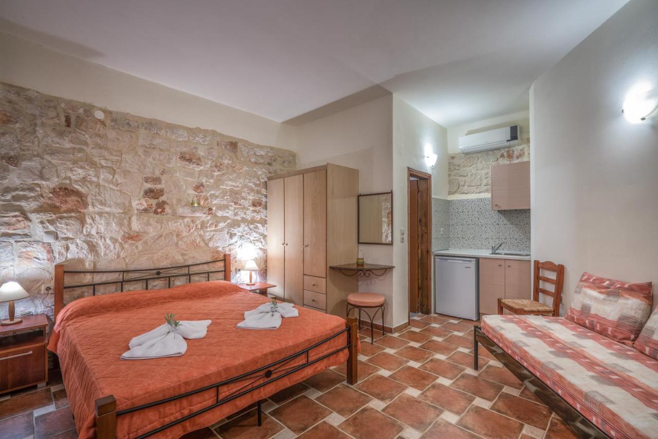 Dante's Maisonettes * Amoudi